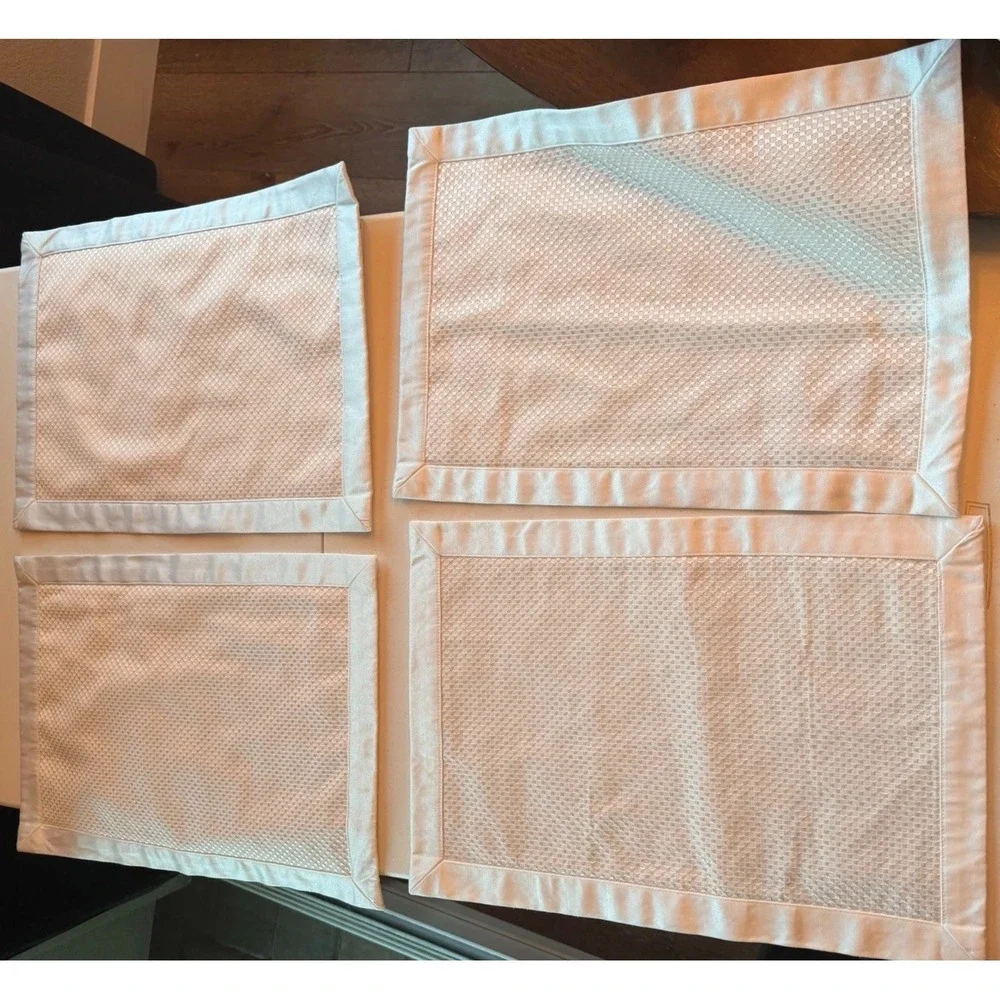 WATERFORD‎ LINENS CROSSHAVEN 4 PLACEMATS SET IVORY Quiet Luxury Mothers Day